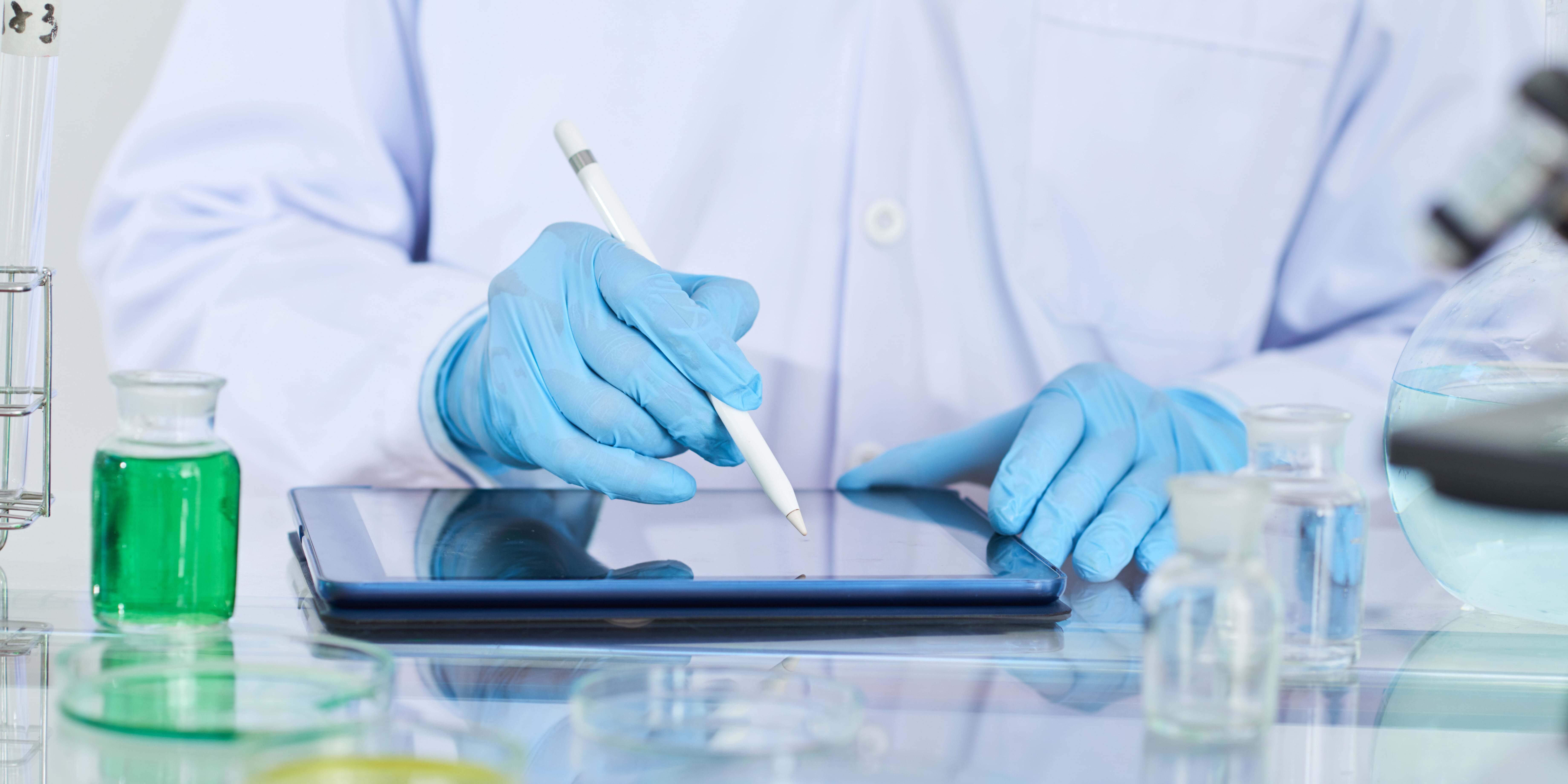 Fonctionnalités d'un cahier électronique de laboratoire : guide complet