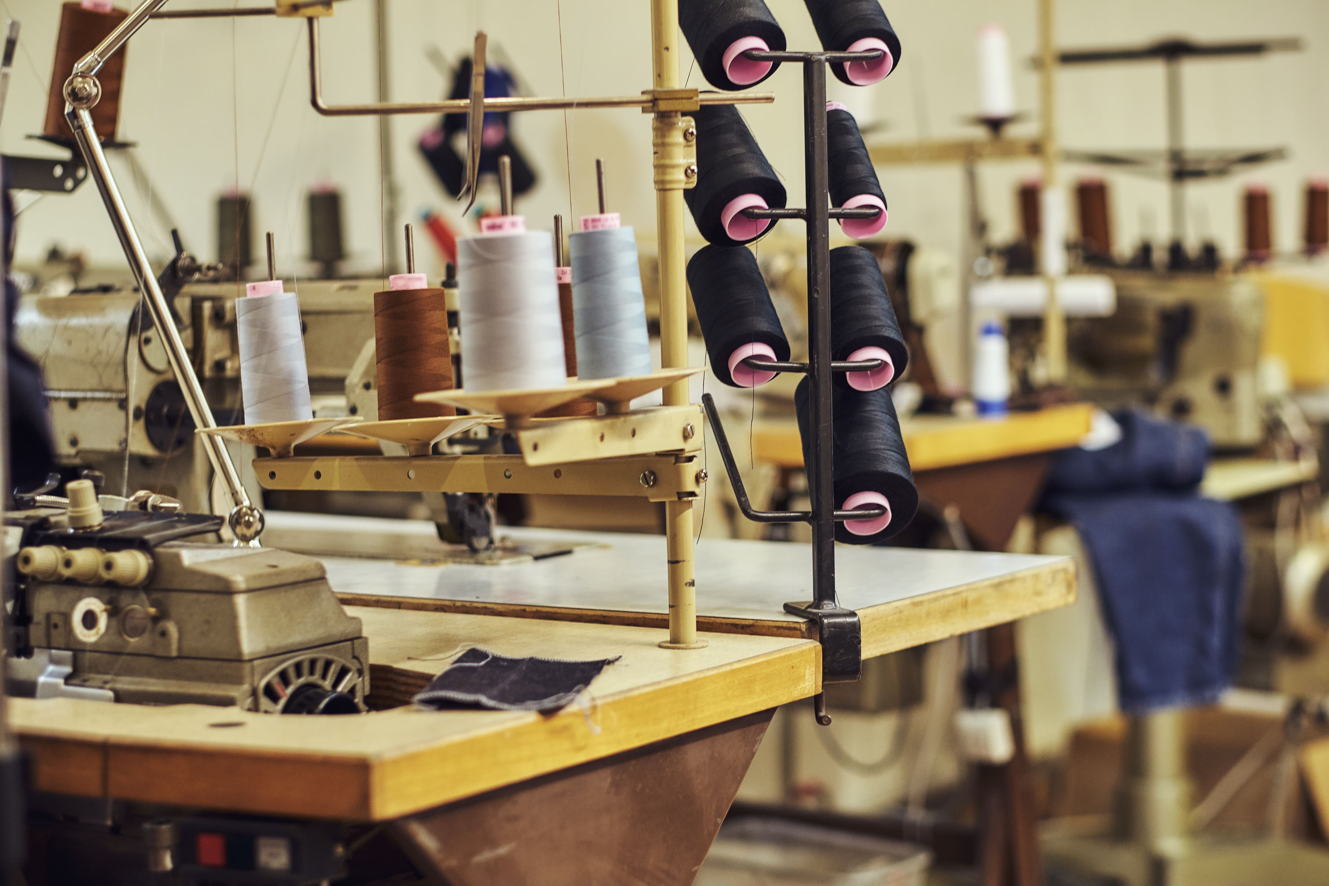 atelier de tissage dans une usine textile